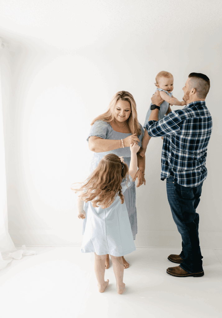 Family photos in a studio 